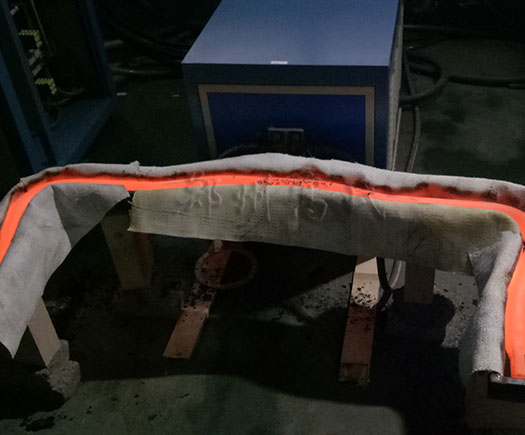 高頻淬火設(shè)備對穩(wěn)定桿進(jìn)行淬火熱處理 高頻淬火設(shè)備對穩(wěn)定桿進(jìn)行淬火熱處理