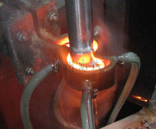 臺車輪軸淬火合適的選擇中頻淬火設備