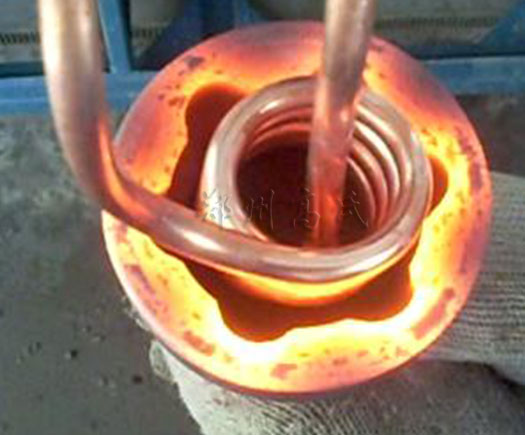 球籠內(nèi)孔淬火采用中頻淬火機(jī)進(jìn)行 球籠內(nèi)孔淬火采用中頻淬火機(jī)進(jìn)行