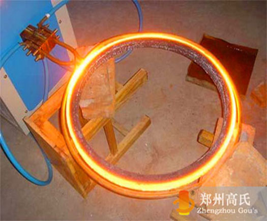 中頻淬火機(jī)對(duì)飛輪齒圈進(jìn)行淬火