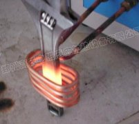 超音頻淬火爐對扳子進(jìn)行淬火熱處理 超音頻淬火爐對扳子進(jìn)行淬火熱處理