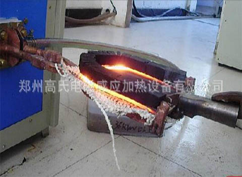 高頻淬火機(jī)對(duì)割草機(jī)刀片進(jìn)行淬火熱處理 高頻淬火機(jī)對(duì)割草機(jī)刀片進(jìn)行淬火熱處理